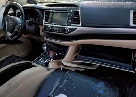 2018 Toyota Highlander Se z USA, uszkodzony, nr VIN 5TDJZRFHXJS875046